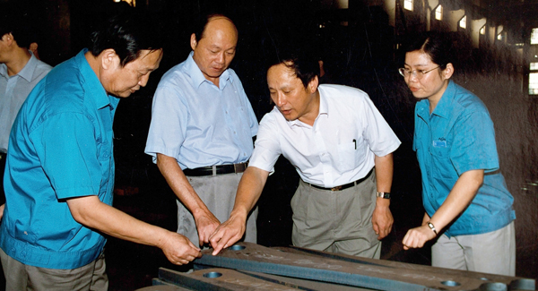 新一屆領導班子上任，掀開徐工變革發(fā)展新篇章