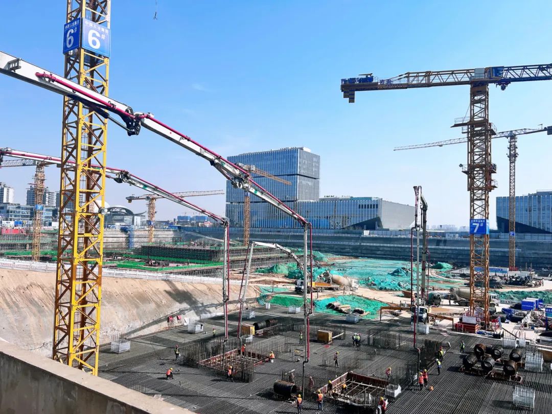 提前11小時！徐工大米數(shù)泵車賦能高效施工