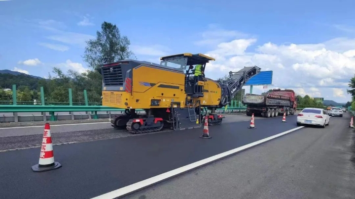 精彩綻放！徐工兩米銑刨機(jī)全國高速踔厲風(fēng)發(fā)