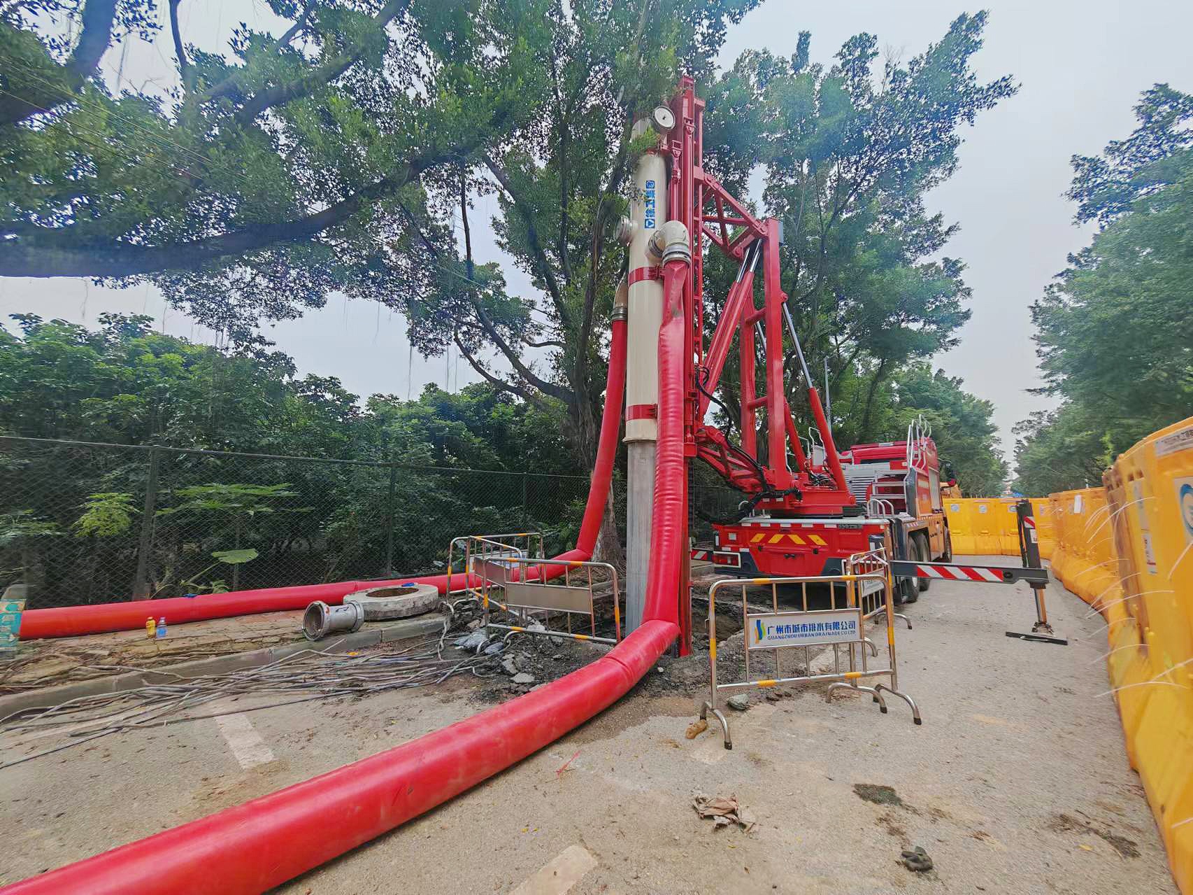 披星戴月！徐工排澇車被廣州點(diǎn)贊！