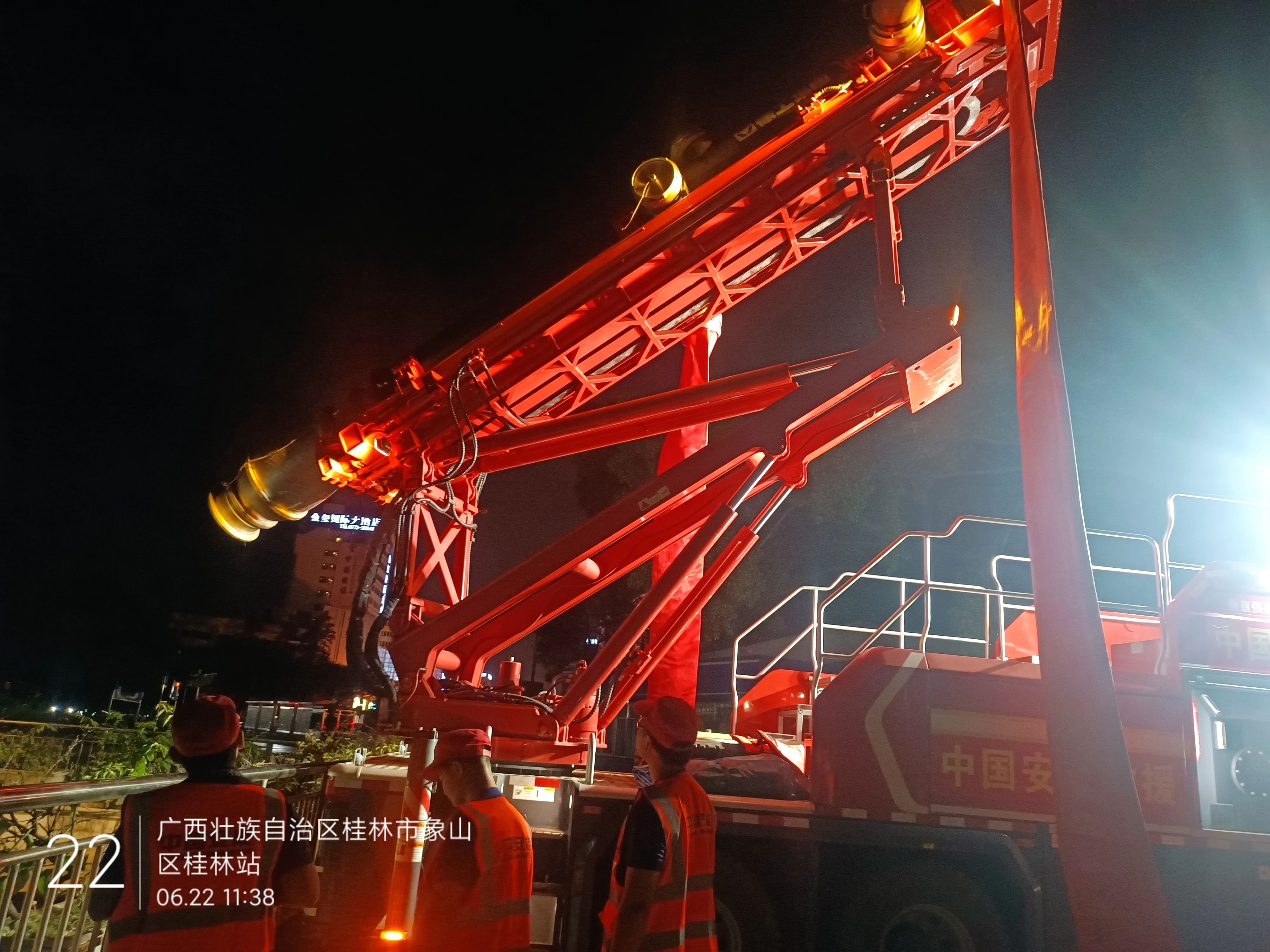 桂林洪水！徐工多臺(tái)排澇應(yīng)急裝備全力迎戰(zhàn)!