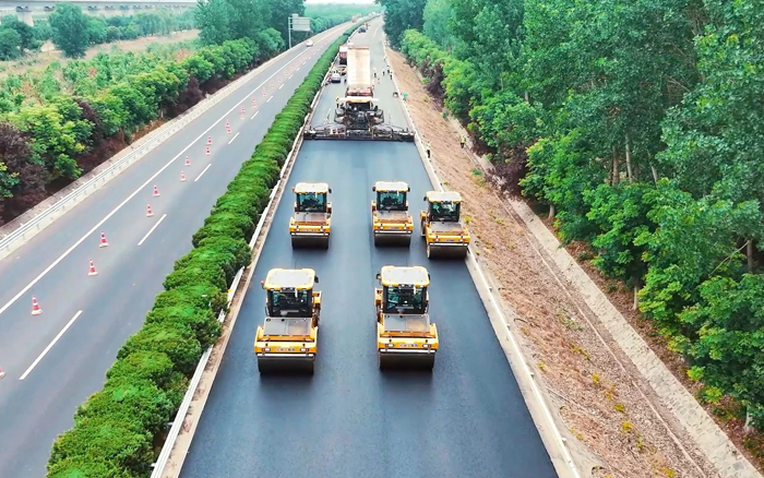 徐工數(shù)字化智能集群——連霍高速養(yǎng)護(hù)工程顯實力！