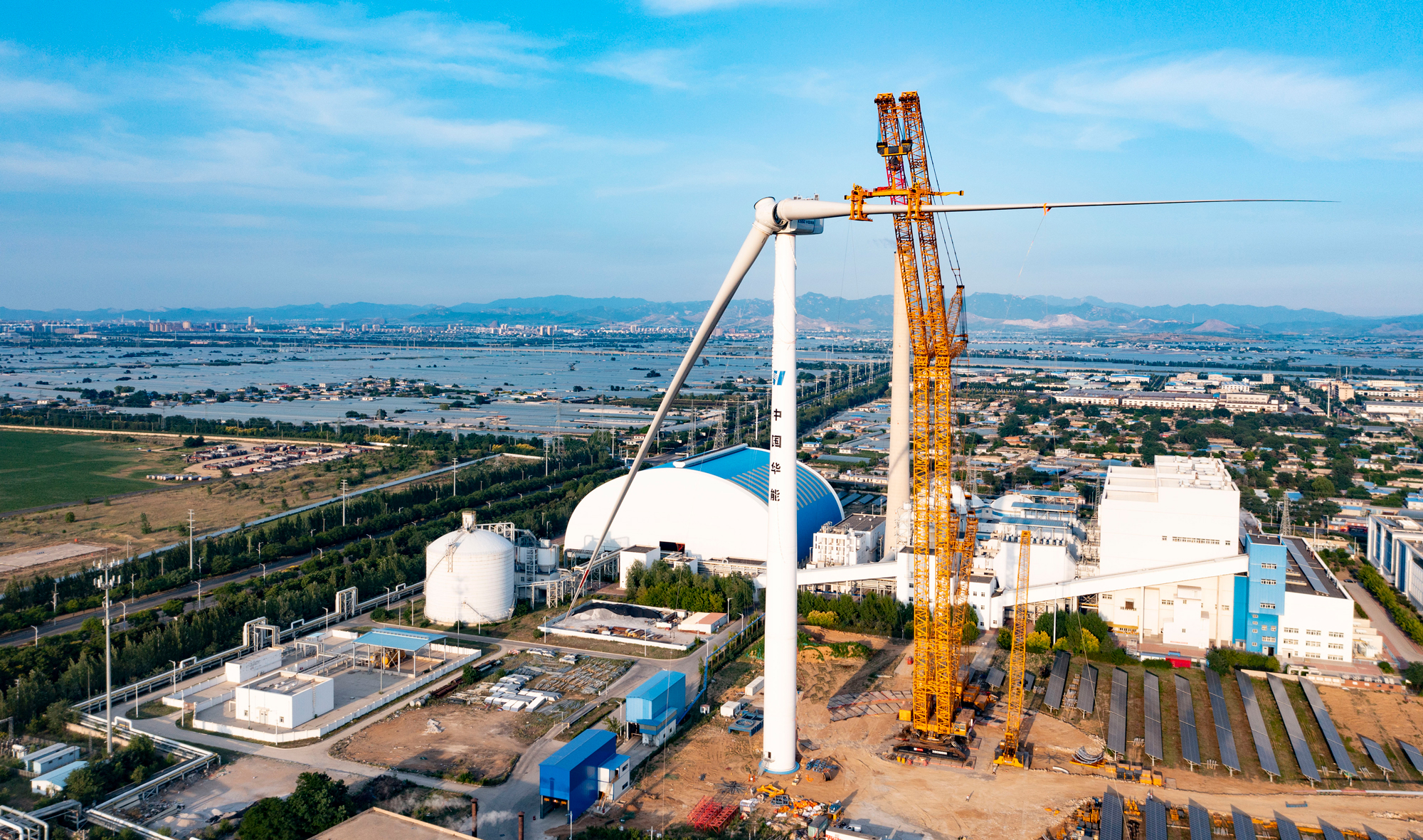 4000噸級(jí)履帶起重機(jī)海上風(fēng)電首秀！徐工新成就達(dá)成（√）