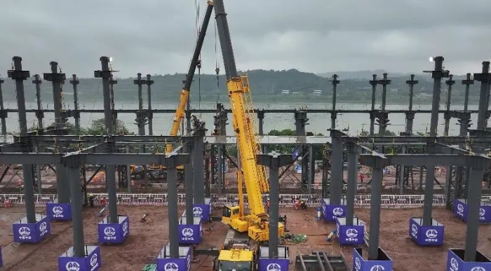 這把高端局！徐工G2起重機(jī)助力成渝鐵路改造！