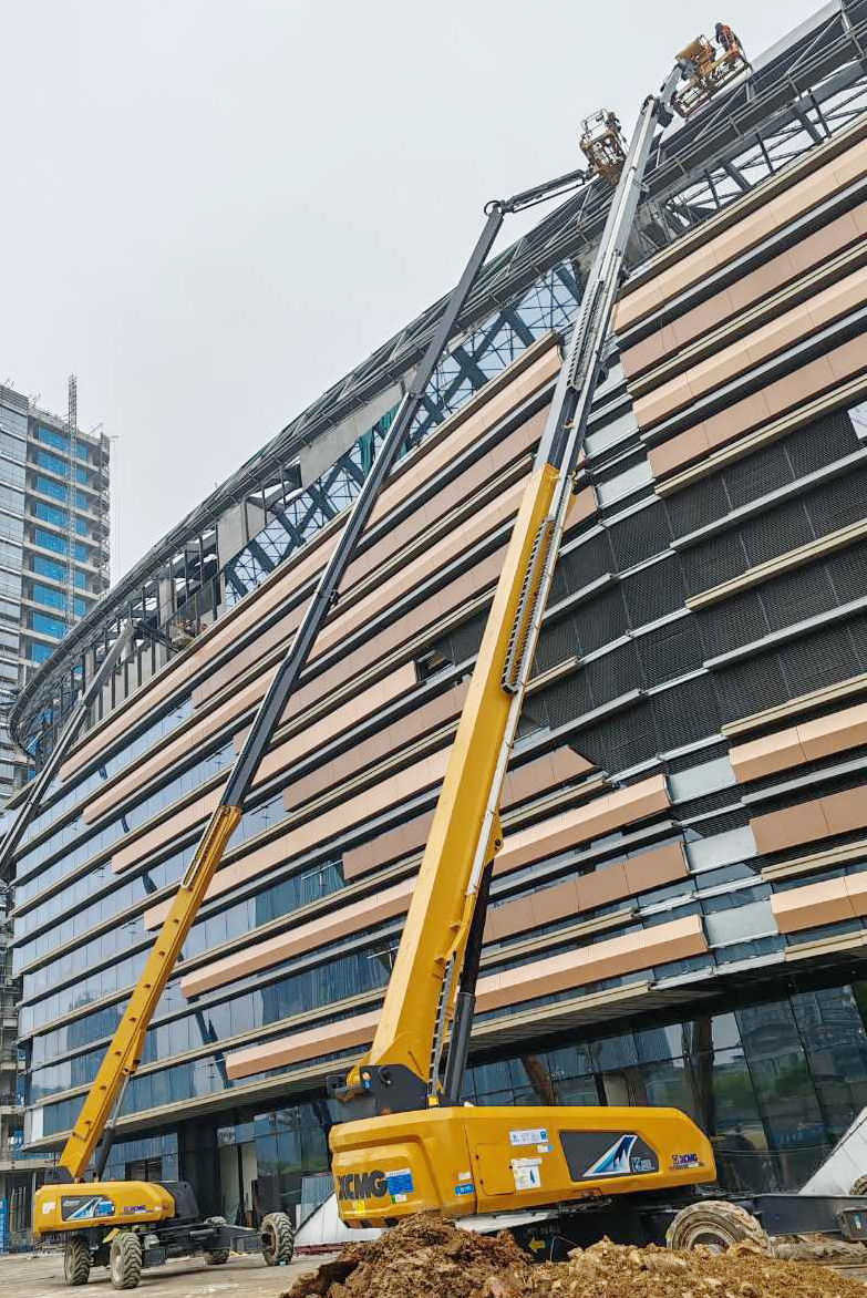 從藍(lán)圖到實(shí)景，徐工XGS40ACK-Li助力德清金融廣場(chǎng)崛起