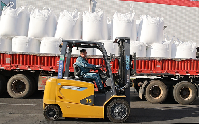 徐工新能源叉車為食品工廠綠色、高效生產(chǎn)保駕護航