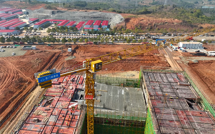 跑出加速度！37臺(tái)徐工塔機(jī)批量助建