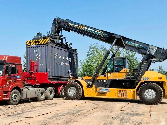 高效正面吊——散裝物料裝卸、輸送解決方案專家！