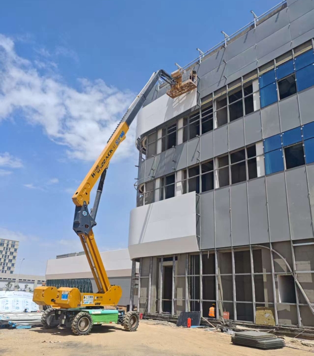 智穩(wěn)高效！徐工XGS22ACK-Li，蘭州機(jī)場上的綠色高效引擎