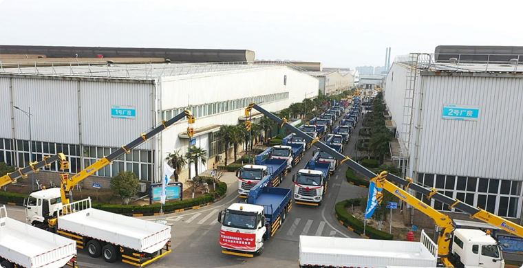 2025年，徐工隨車起重機(jī)再度開(kāi)拔“一帶一路”，助力當(dāng)?shù)亟ㄔO(shè)。