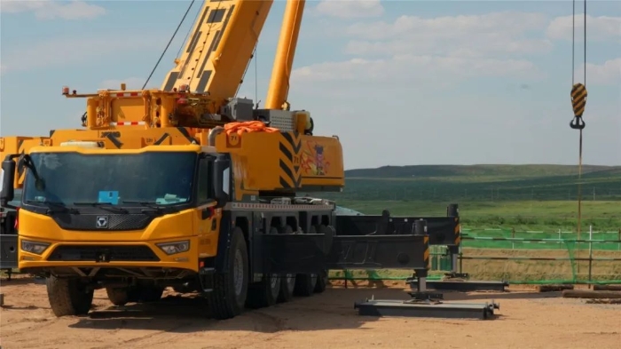 穩(wěn)鉤定乾坤！徐工G2代XCA200G8-1決勝風(fēng)電基礎(chǔ)吊裝