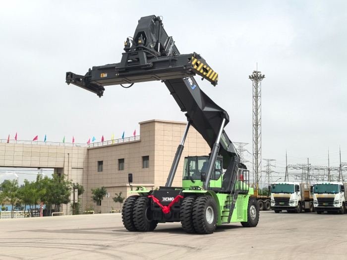 實力交付！徐工電動正面吊助力綠色“一帶一路”