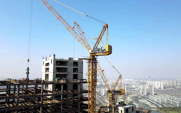 七天一層！“徐工金”助建180米高世界級(jí)“大象”