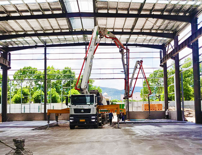 鋼鐵脊梁！徐工HB37米泵車顯實(shí)力 ！