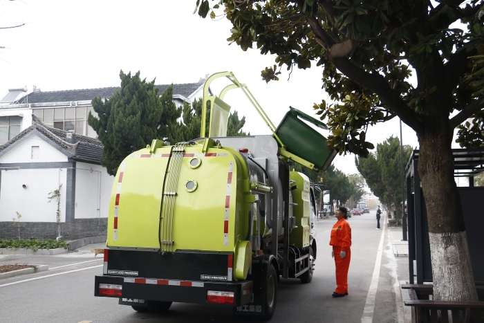 零碳收運(yùn)、高效閉環(huán) | 徐工純電動(dòng)餐廚垃圾車助力賈汪潘安湖綠色環(huán)衛(wèi)升級(jí)