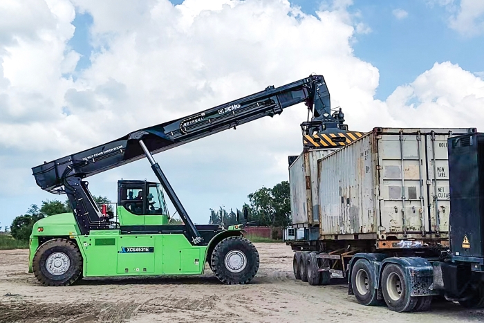 “回頭客”之選！徐工綠色先鋒深耕華南區(qū)域自貿(mào)港