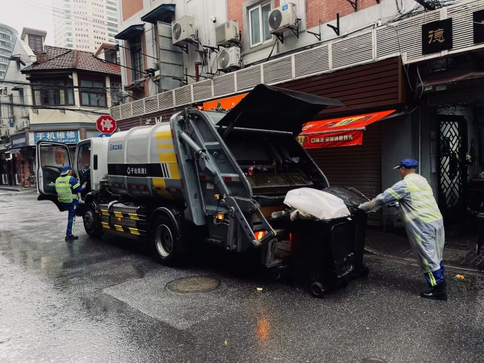 南京東路人流如織垃圾多？徐工XGH5120ZYSXBEV：輕松搞定！