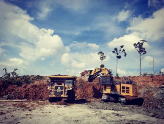 1+1>2，徐工“挖運”礦山組合擎動印尼煤礦作業(yè)效率