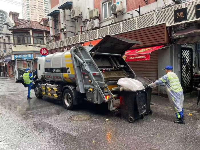 南京東路人流如織垃圾多？徐工XGH5120ZYSXBEV：輕松搞定！