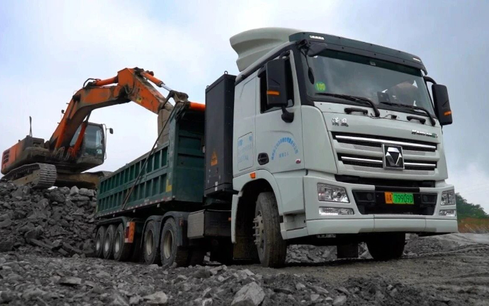 三次都選TA！徐工純電動牽引車助力西南砂石料運輸！