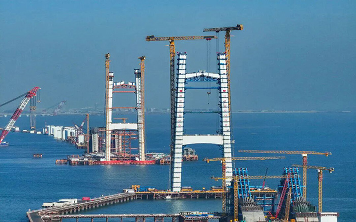 超級工程，徐工“雙塔”助力封頂！