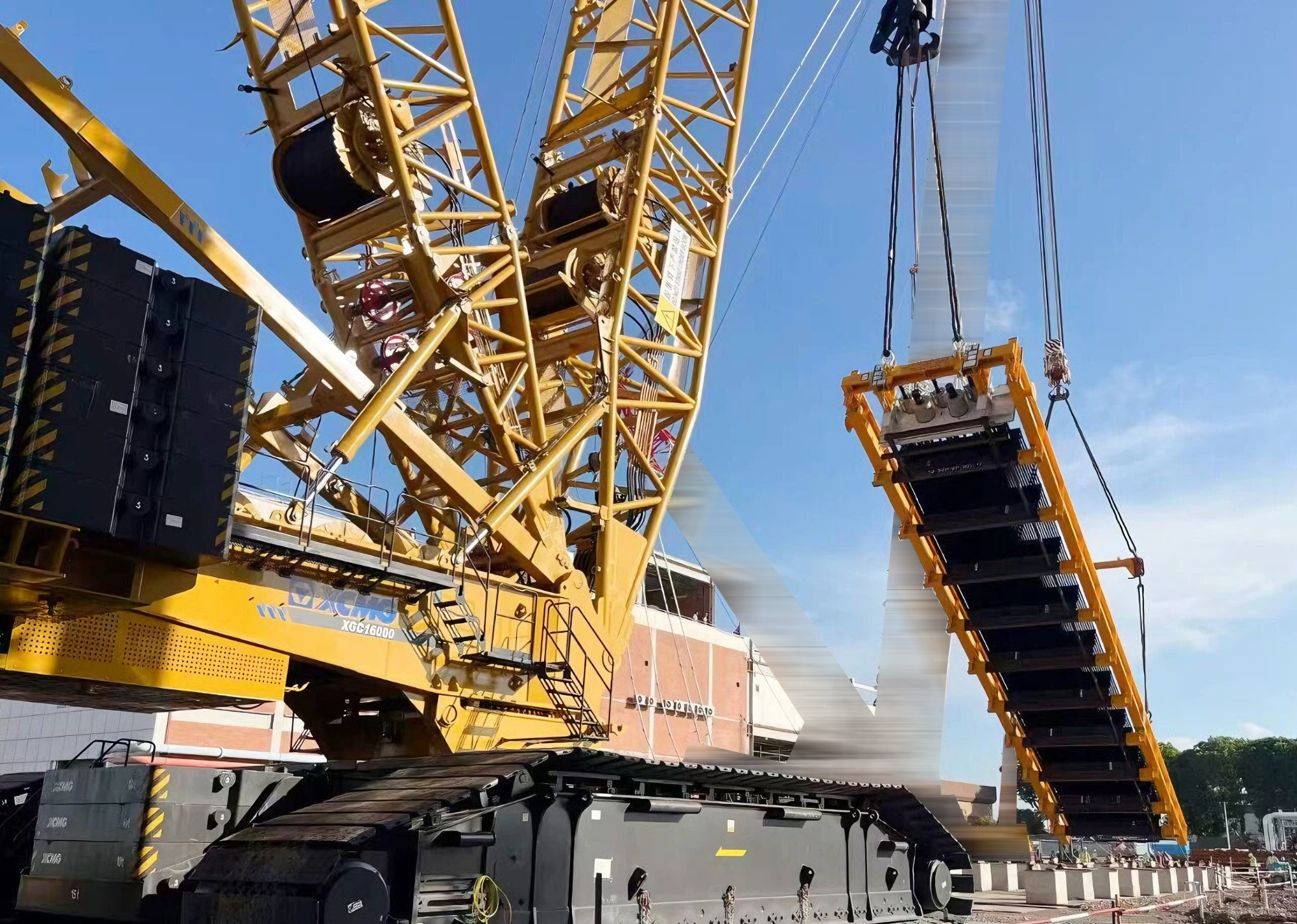 3300噸從從容容！XGC16000現(xiàn)身東南亞，完成海外高端市場(chǎng)嚴(yán)苛實(shí)測(cè)