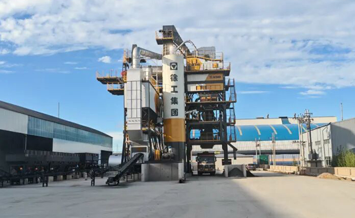 徐工道路養(yǎng)護(hù)明星產(chǎn)品亮相內(nèi)蒙，高效施工彰顯硬核實力！