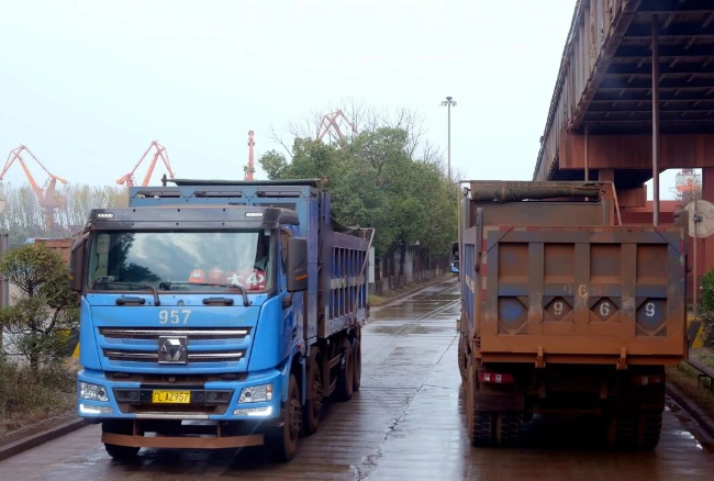 大港煥新！徐工新能源自卸車助力港口物流綠色轉(zhuǎn)型