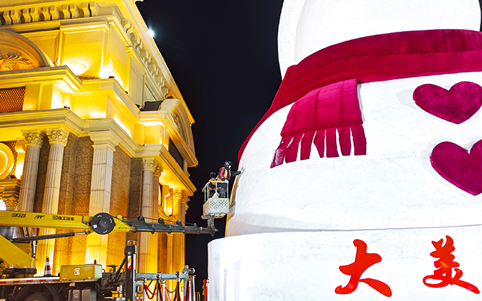 刷爆朋友圈的哈爾濱大雪寶，“空中造型師”是徐工高空作業(yè)車！