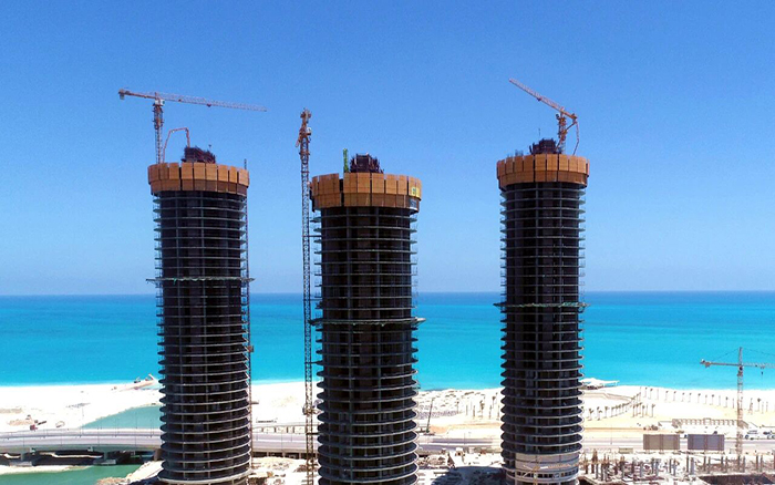 地中海岸，徐工塔機(jī)成群矗立！這畫面絕美～