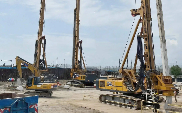 提前15天完工！ 徐工旋挖鉆機(jī)提速中東度假村樁基施工