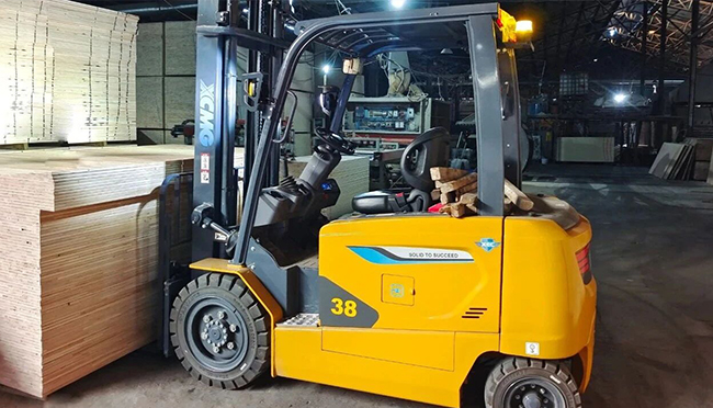 “鯤鵬展翅，板材搬運無壓力！”