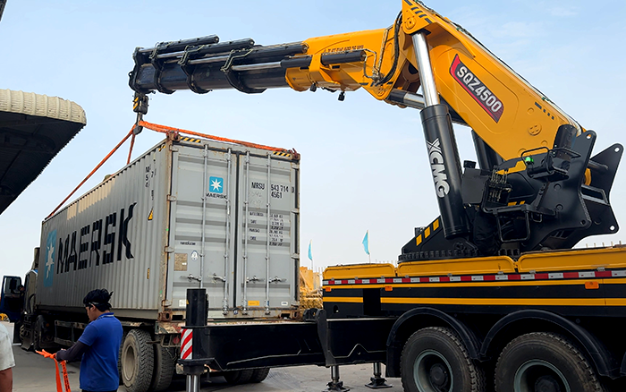 東南亞“轉(zhuǎn)運王牌”！ 徐工SQZ4500C集裝箱作業(yè)穩(wěn)準快