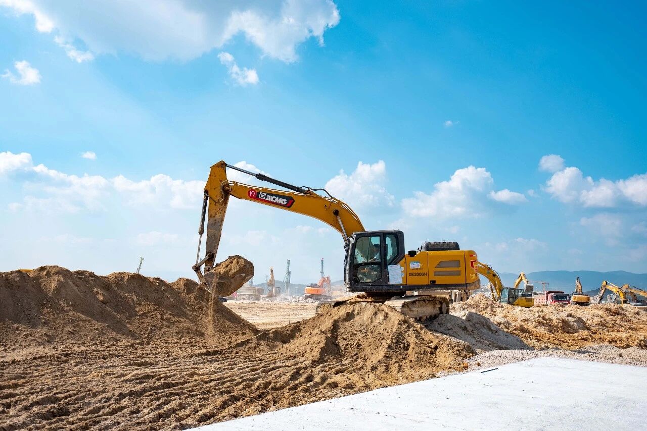 十個(gè)月，一座廠！徐工實(shí)力護(hù)航“超級(jí)電池工廠”