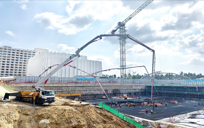 火力全開(kāi)！萬(wàn)方混凝土澆筑海南新地標(biāo)！