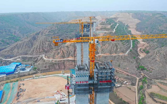 超級工程 | 徐工塔機陜甘群嶺架長虹