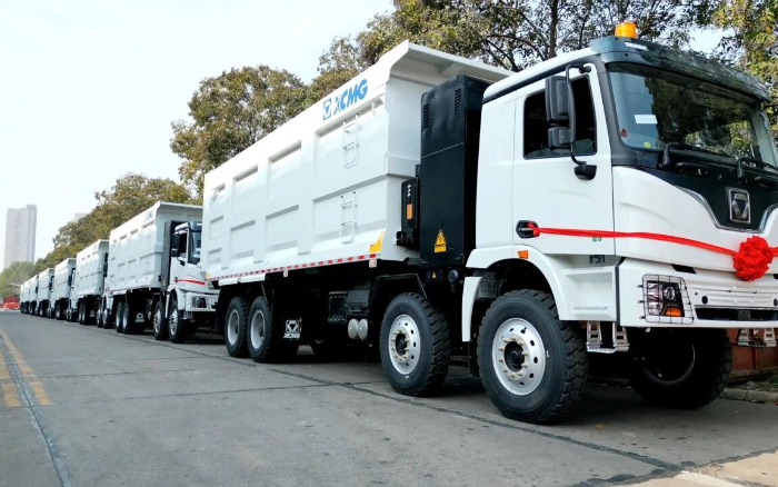 徐工純電動自卸車列隊出海，助力當(dāng)?shù)孛禾窟\輸綠色轉(zhuǎn)型